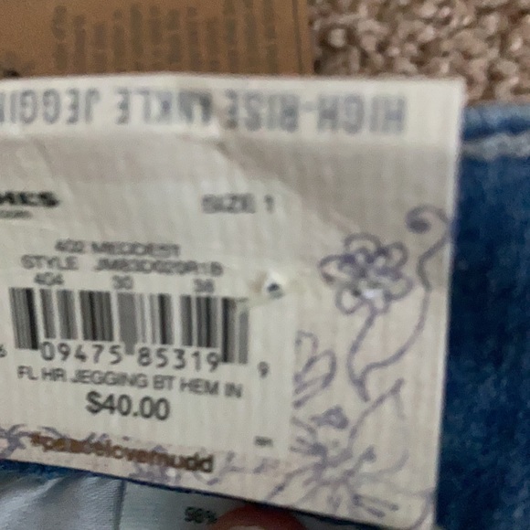 2 pair of mudd flex stretch size 1 jeans. I pair NWT. - Picture 5 of 9